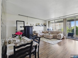 5 Horizon Rd Unit 306, Fort Lee, NJ 07024