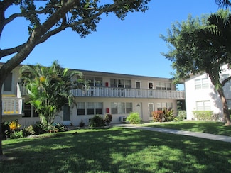 31 Canterbury B, West Palm Beach, FL 33417