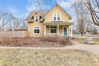 214 Elm St, Cambridge, WI 53523