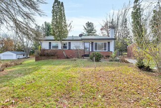 1309 Eastfield Dr, Jackson, MI 49203