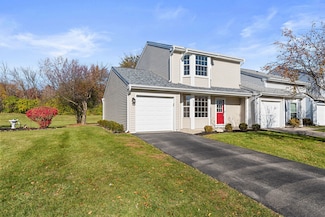 3324 Greenwich Ln, Island Lake, IL 60042