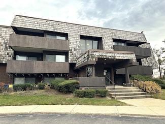 525 Timber Ridge Dr Unit 107, Carol Stream, IL 60188