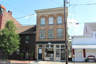 33 W Market St, Marietta, PA 17547