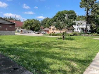 1101 3rd St, Moline, IL 61265