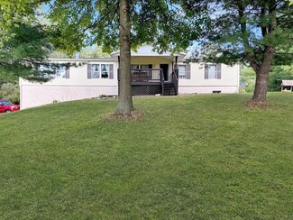 10001 Friendsville Rd, Burbank, OH 44214