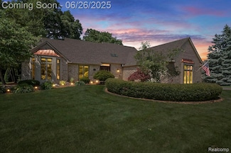 1114 Joshua Dr, Troy, MI 48098