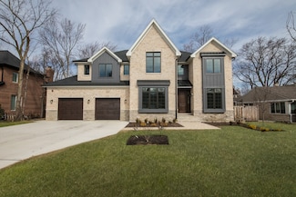 2400 N De Cook Ct, Park Ridge, IL 60068