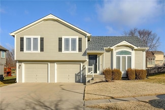 8104 NE 98th St, Kansas City, MO 64157