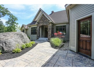 104 Diamond Dr, Henniker, NH 03242
