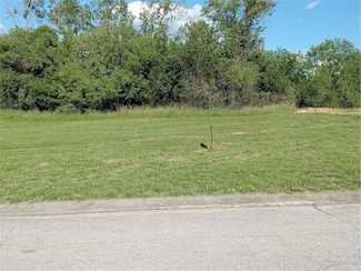 913 Deer Run, Warrensburg, MO 64093