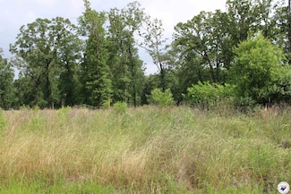 60 Akin Oak Dr, Texarkana, TX 75503