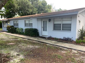 3073 Pine Tree Ave, Largo, FL 33771