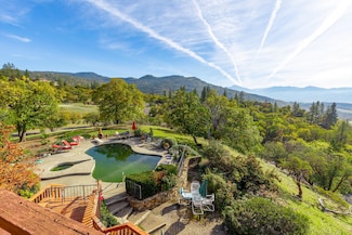 6401 Hillcrest Rd, Medford, OR 97504