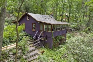 1 Oakwood Trail N, Monroe, NY 10950