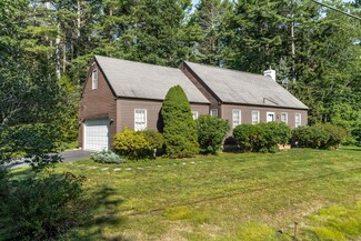 8 Christopher Rd, Kennebunk, ME 04043