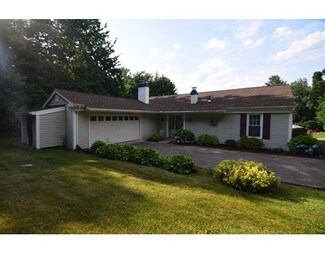 62 Pondview Dr, Hampden, MA 01036