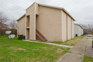 2915 Prairie Flower Cir, Bryan, TX 77802