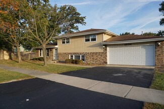 16154 Oak Ave, Oak Forest, IL 60452
