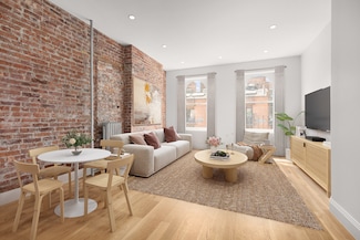 327 W 11th St Unit 4E, New York, NY 10014