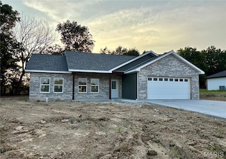 750 Vine Dr, Holts Summit, MO 65043