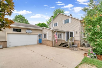 W3355 Lower Hebron Rd, Fort Atkinson, WI 53538