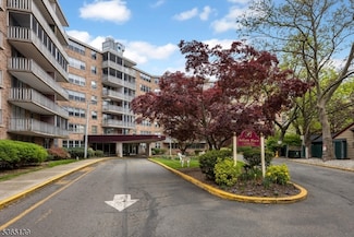 530 Valley Rd Unit 5L, Montclair, NJ 07043