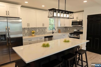 78 Poplar Ave, Little Ferry, NJ 07643