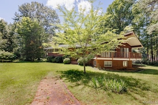 3925 Woodsdale Dr, Alberta, VA 23821