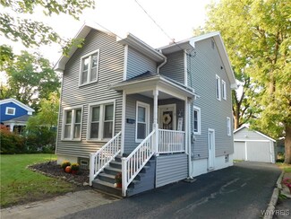 11 George St, Le Roy, NY 14482