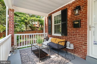 5909 Edgehill Dr, Alexandria, VA 22303