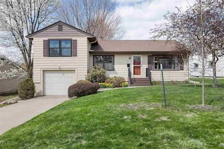 21 N Lowell St, Iowa City, IA 52245