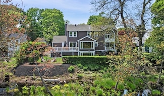 16 May St, Marblehead, MA 01945