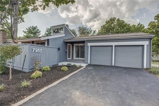 7957 Colony Ln, Lenexa, KS 66215