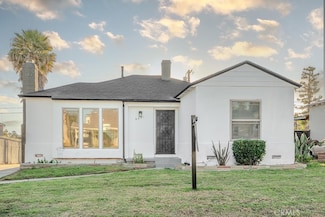 9821 S 8th Ave, Inglewood, CA 90305