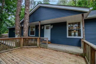 169 Maple Grove Dr, Charleston, WV 25312