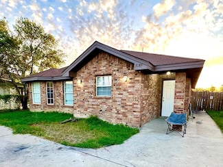 3185 Sueno Cir, Eagle Pass, TX 78852