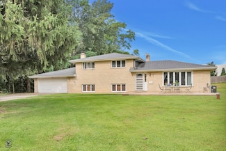 17348 Bluff Rd, Lemont, IL 60439