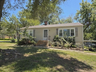 3070 E Beaumont St, Springfield, MO 65804