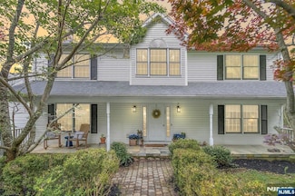 167 Buffalo Hollow Rd, Glen Gardner, NJ 08826