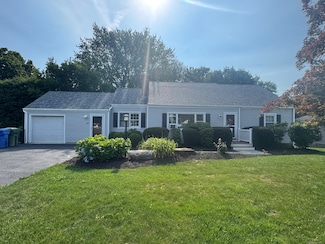 54 Randall Dr, Trumbull, CT 06611