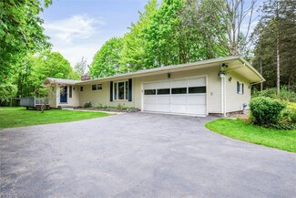 1243 Woodhull Rd, Webster, NY 14580