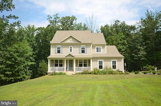 35222 Round Knoll Ct, Round Hill, VA 20141