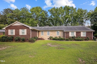 2205 Sparre Dr, Kinston, NC 28504