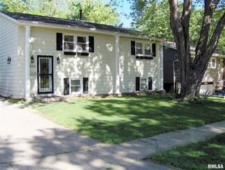 626 14th St, Silvis, IL 61282
