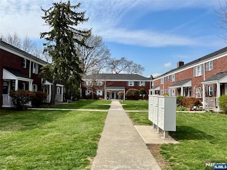 25 E Sheffield Ave Unit B17, Englewood, NJ 07631