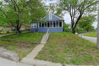 8626 E Morrell Ave, Independence, MO 64053