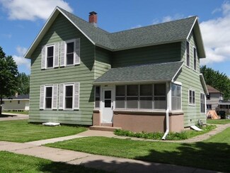 426 N Wacouta Ave, Prairie Du Chien, WI 53821