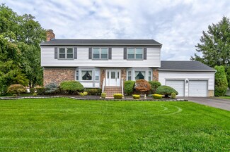 47 Devon Dr, Manalapan, NJ 07726