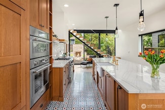 332 6th Ave, Kirkland, WA 98033
