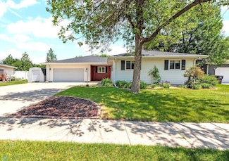 521 9th St W, West Fargo, ND 58078